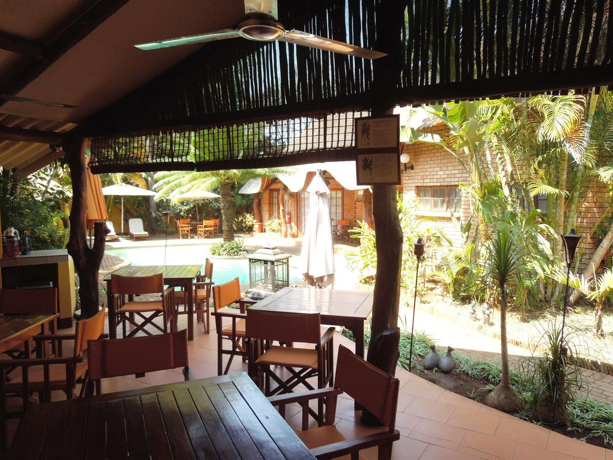 Trees Too Guest alojamiento Komatipoort Exterior foto